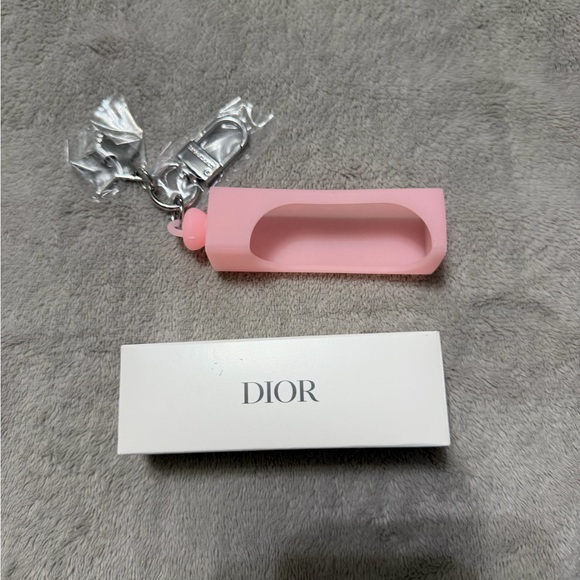 Dior Pink and Silver Keychain and lip gloss holder new in box - Picture 3 of 4